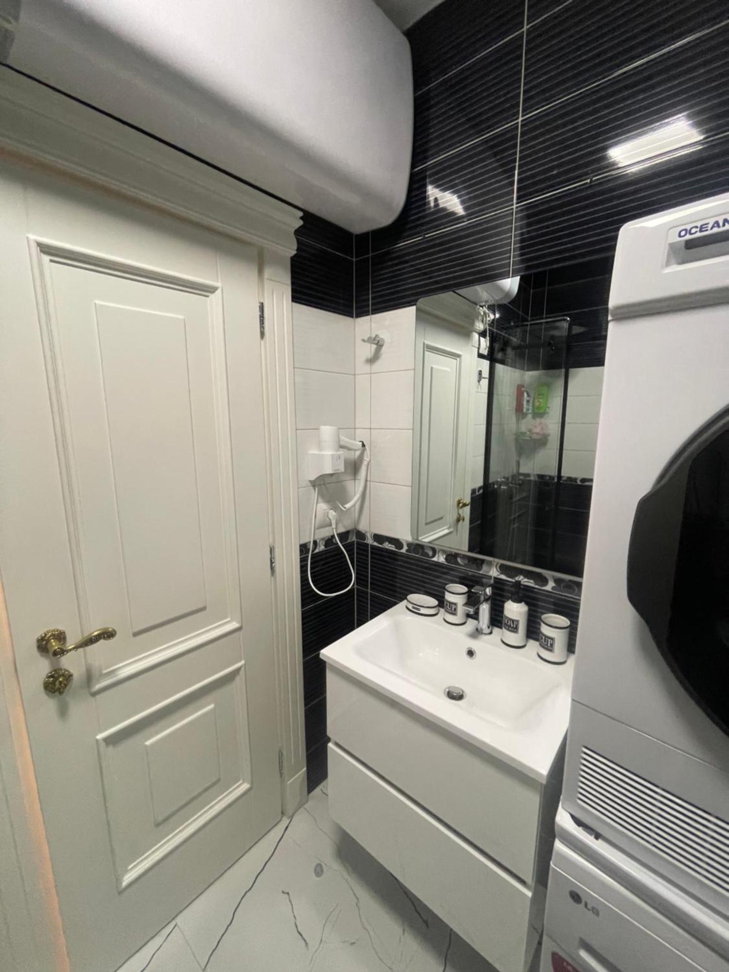 Deoni Apartment Luxury Tiranë Ngoại thất bức ảnh